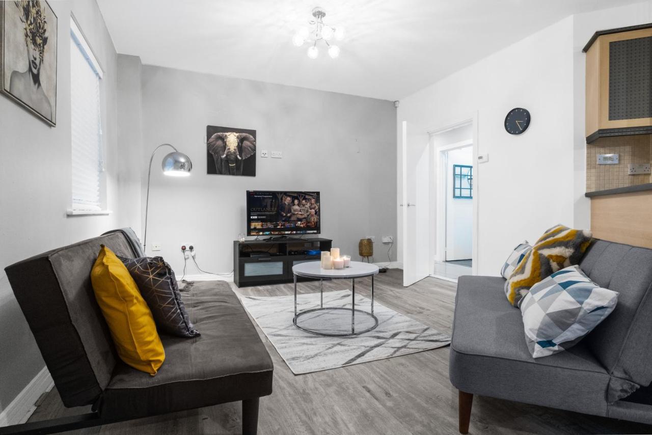 Birmingham, Modern 2 Bedroom, Free Parking Spaces, Free Wi-Fi And Netflix Екстериор снимка