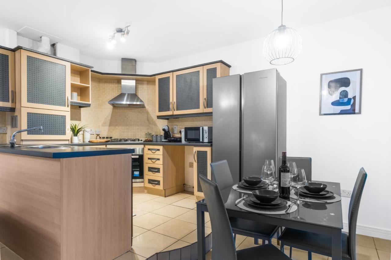 Birmingham, Modern 2 Bedroom, Free Parking Spaces, Free Wi-Fi And Netflix Екстериор снимка