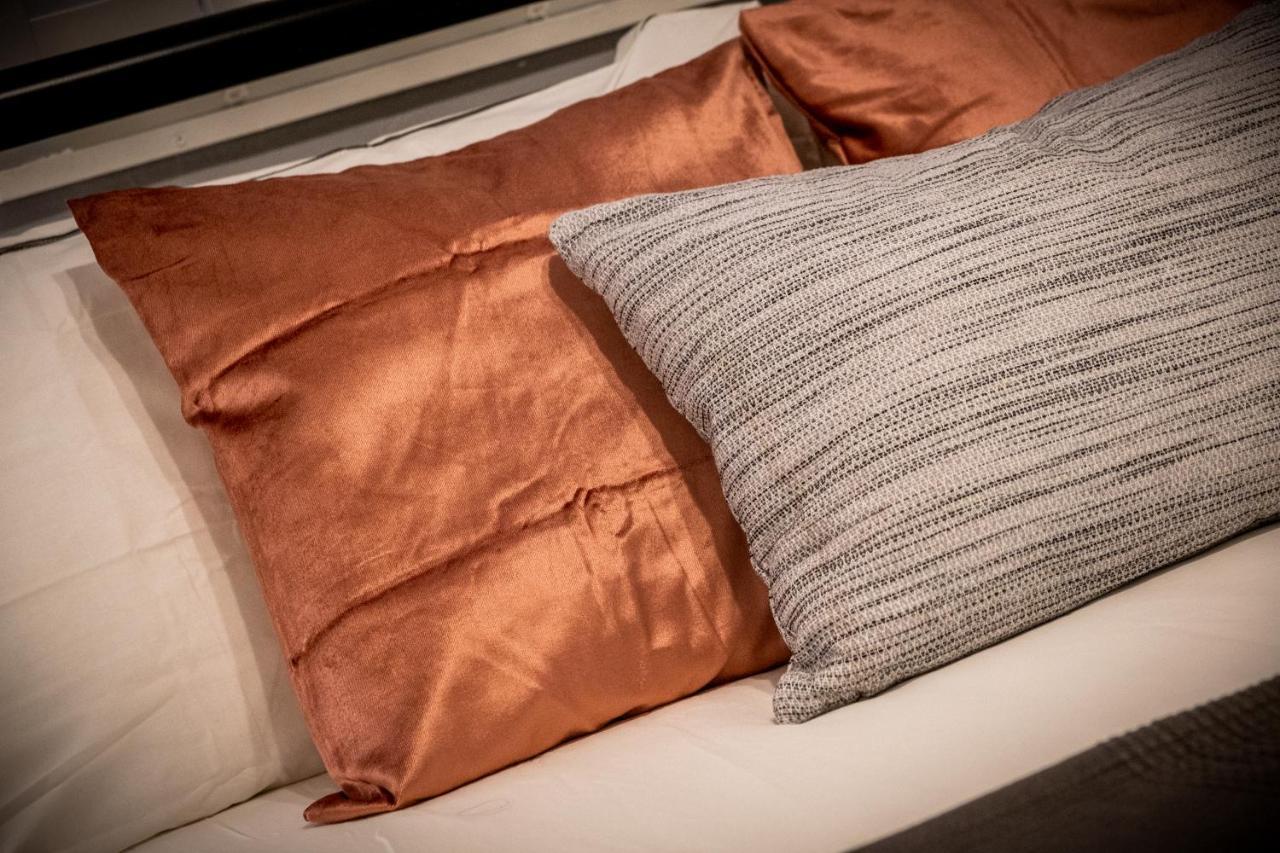 Birmingham, Modern 2 Bedroom, Free Parking Spaces, Free Wi-Fi And Netflix Екстериор снимка